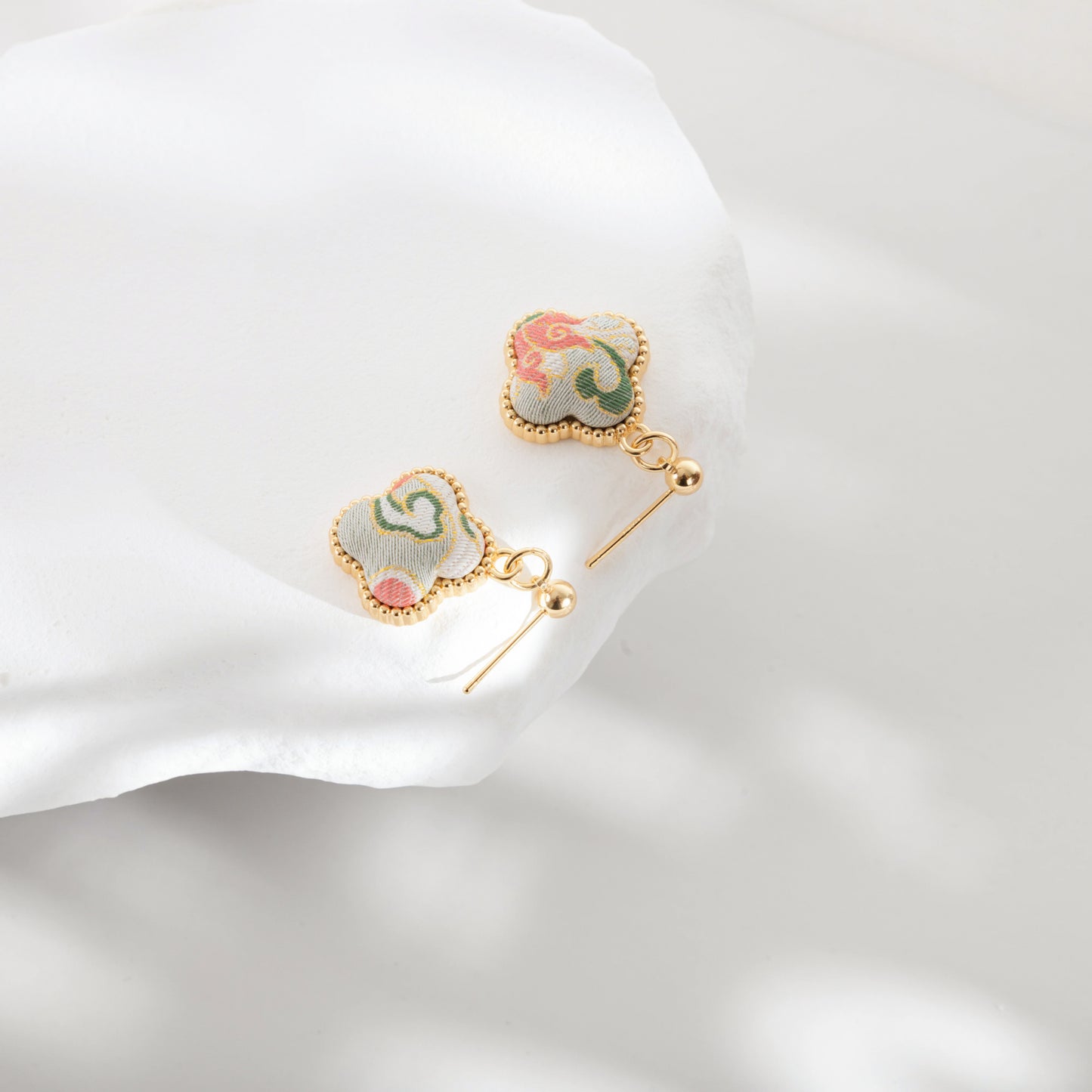clover leaf earrings