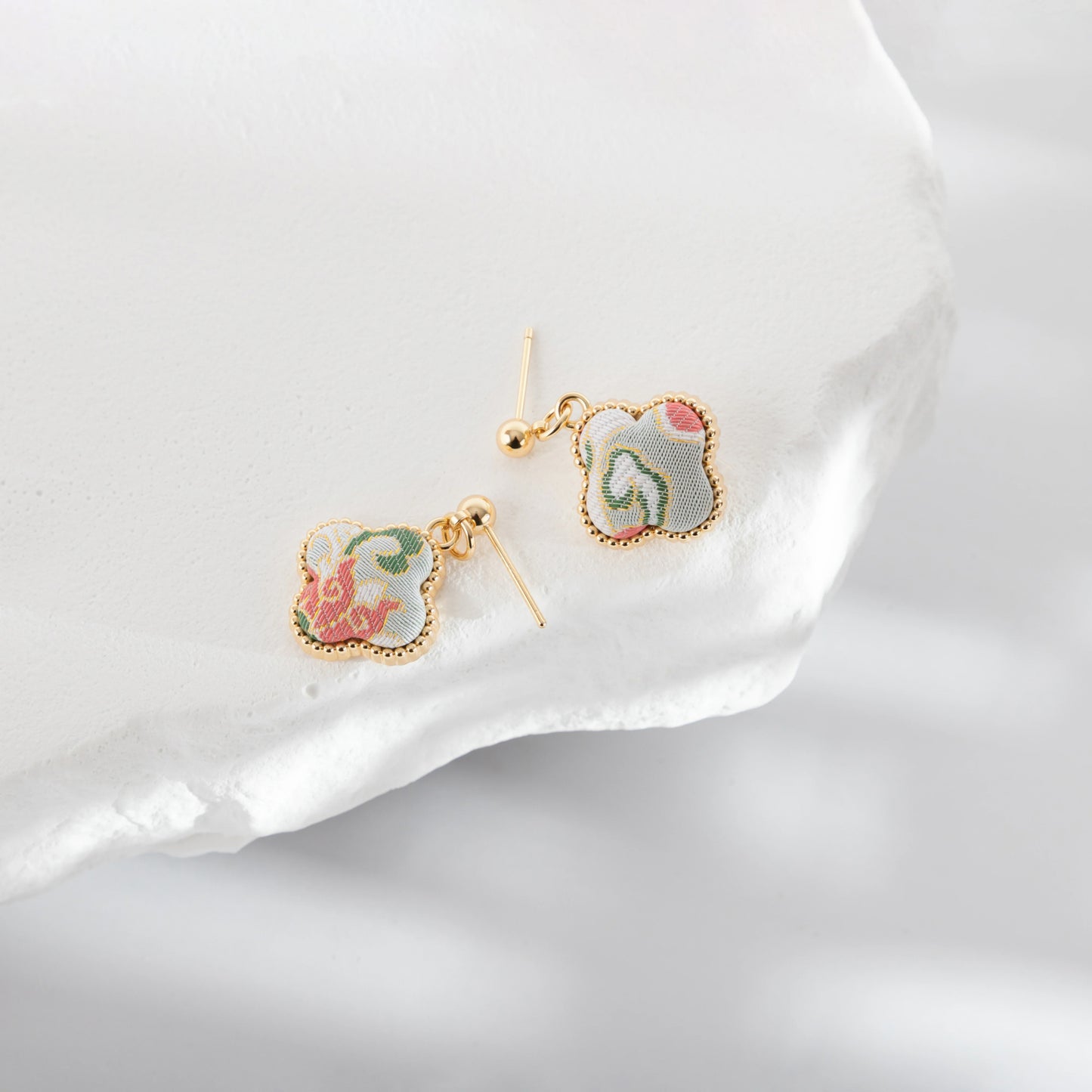 clover leaf earrings