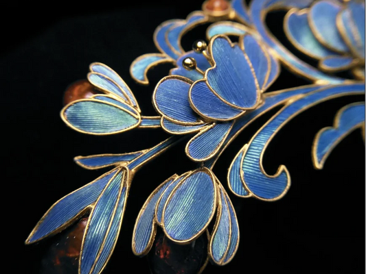 The Dazzling Art of Kingfisher Feather Inlay: China’s "Living Jewelry"