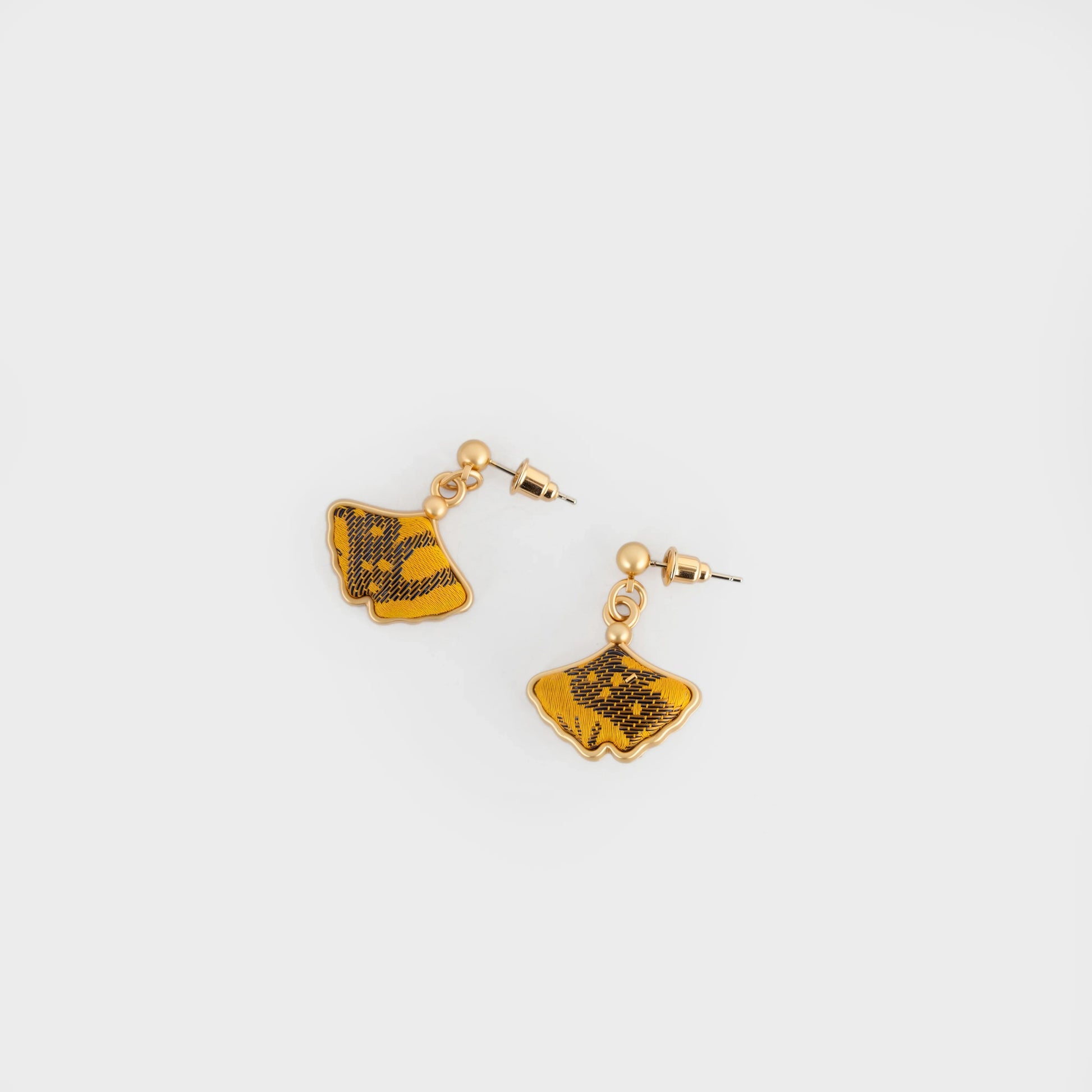 maplestory leaf earrings