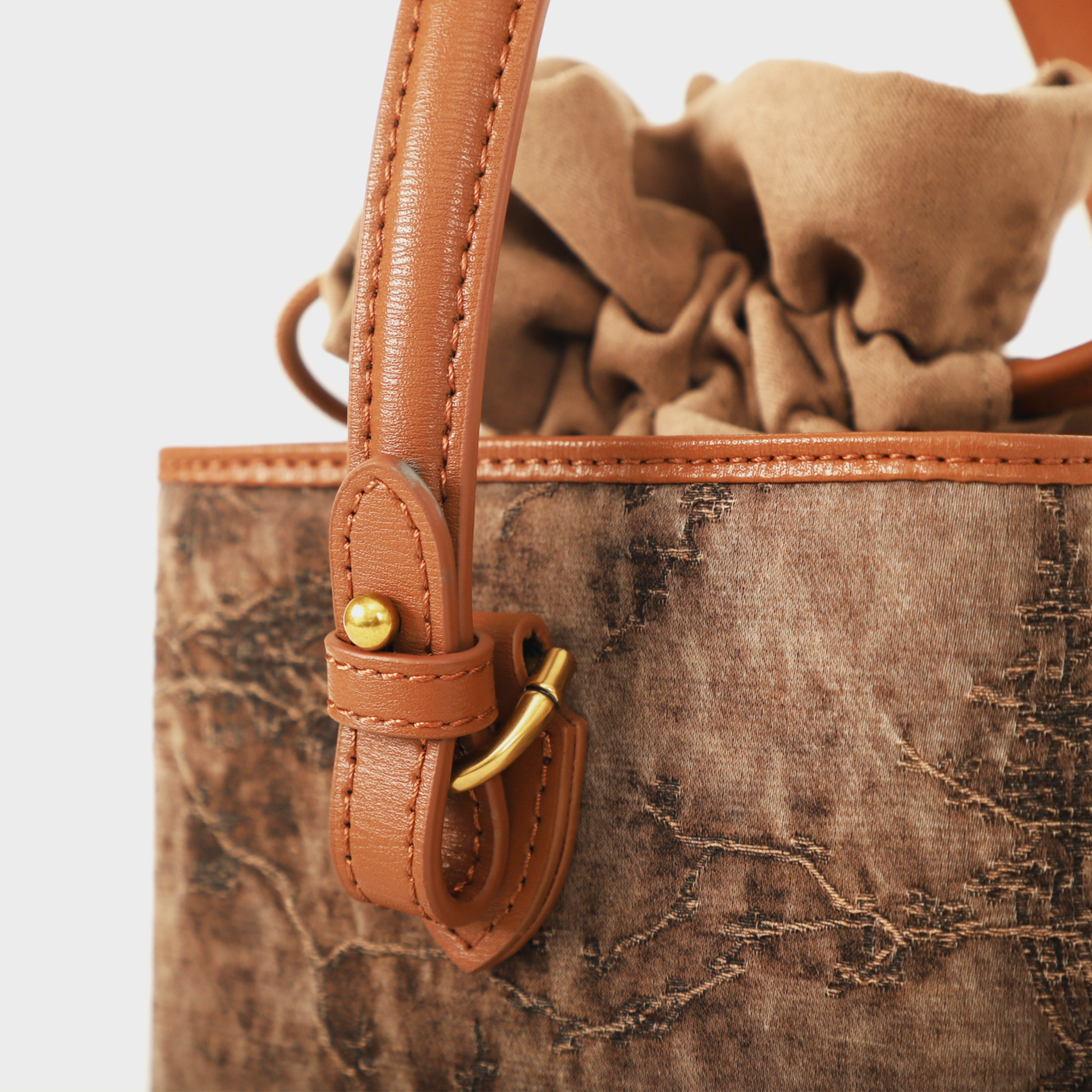 lucky-crossbody-bag