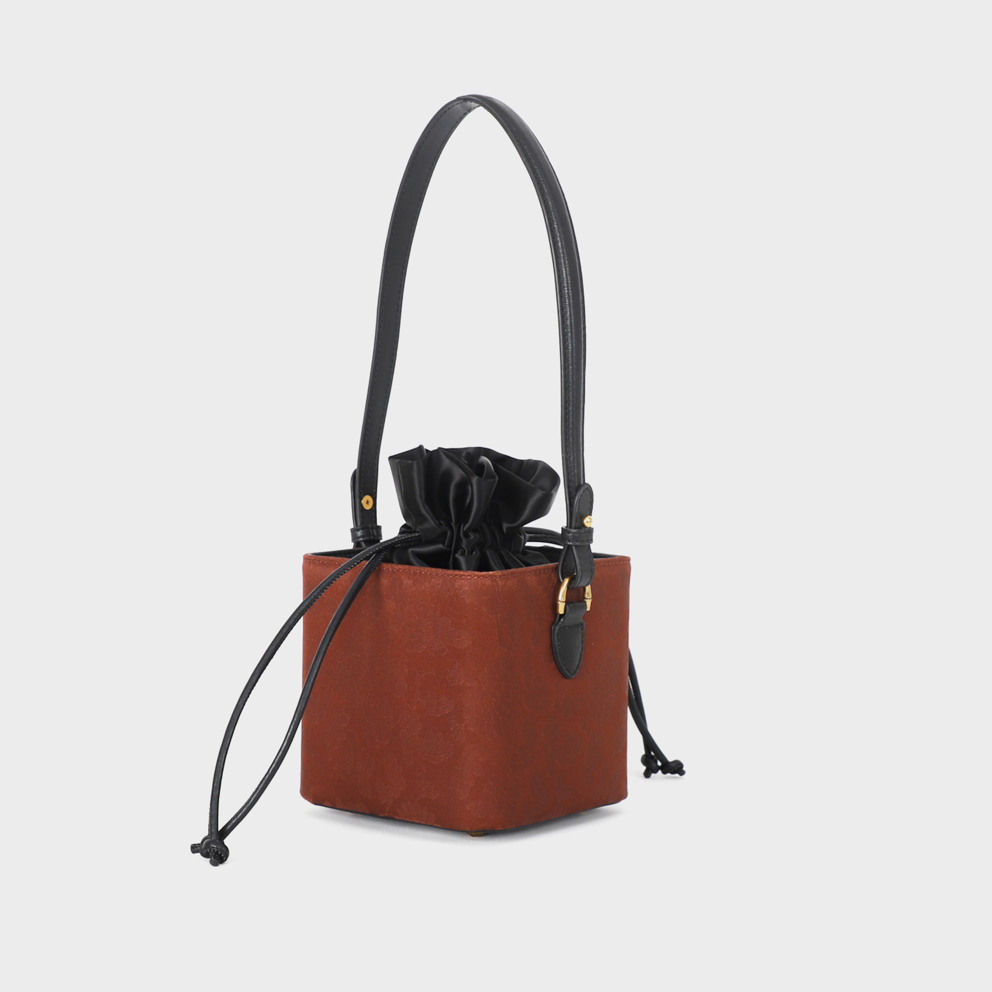 lucky-crossbody-handbags