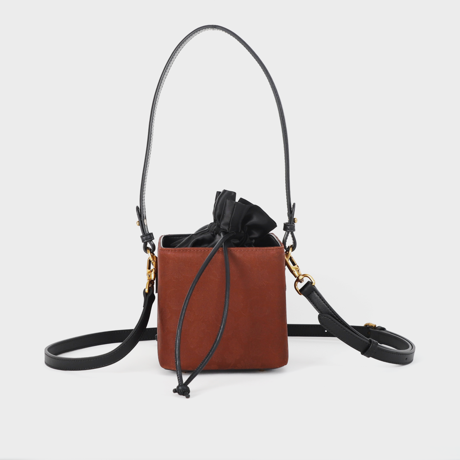 lucky-crossbody-handbags